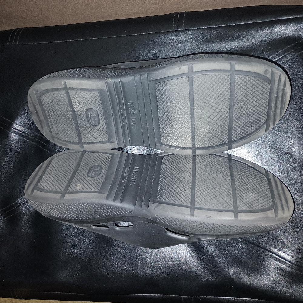 Prada Slides - Picture 4 of 4